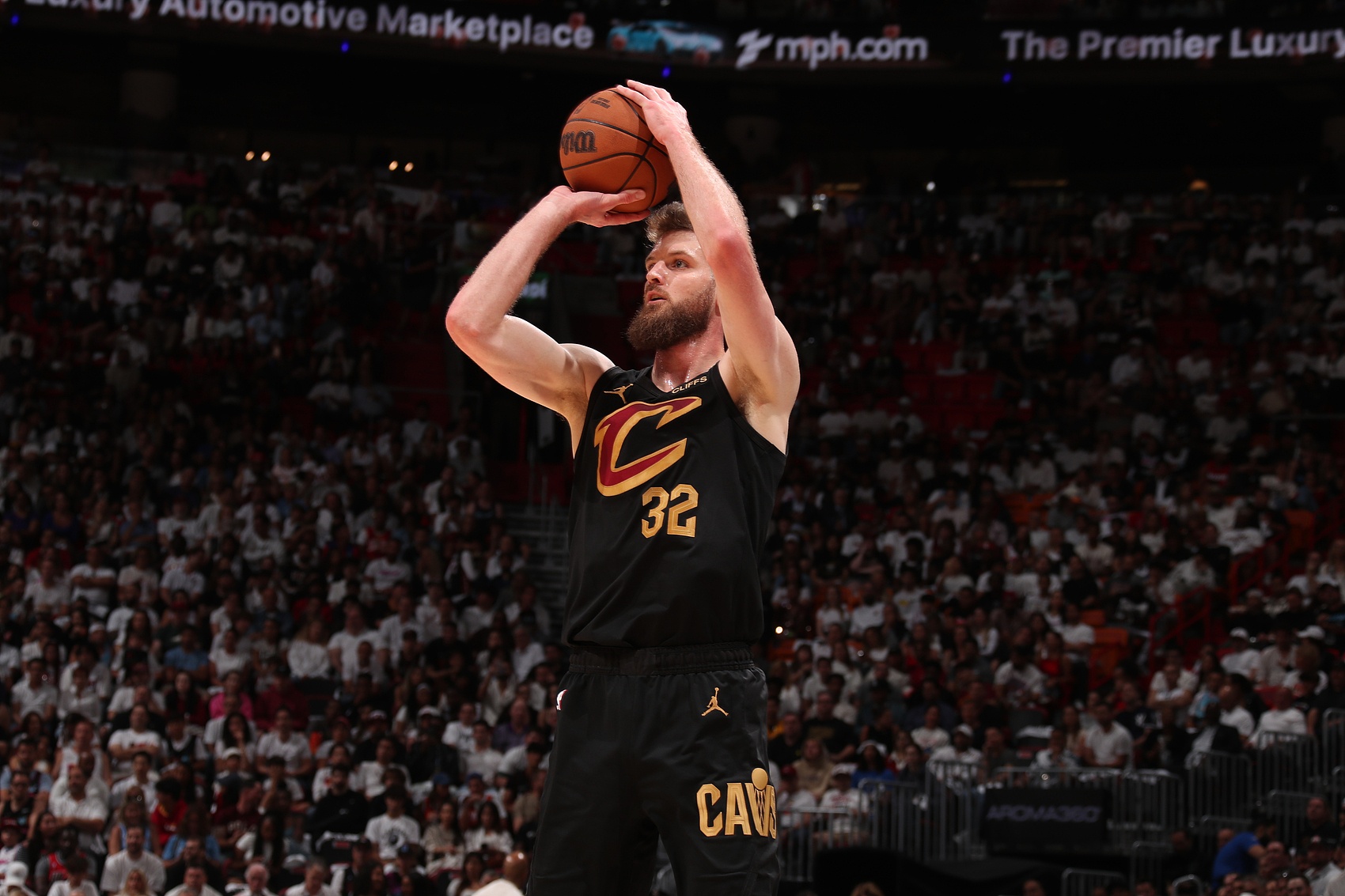 迪恩·韦德：我对新赛季迫不及待 希望看尼克斯领戒指能激励我们