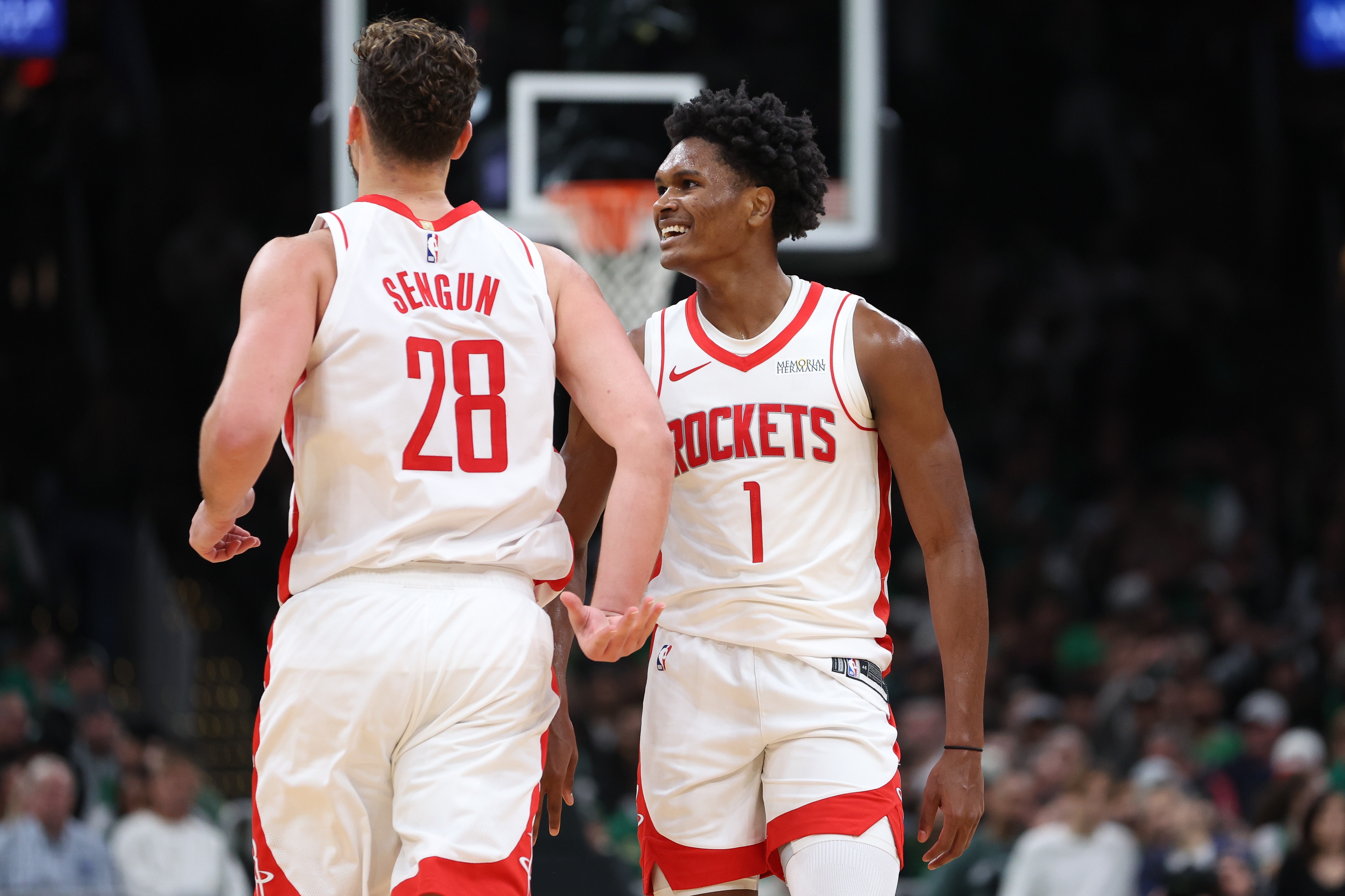 媒体人：斯通会省钱&阿门续约不算贵 他+申京能保下限但上限存疑